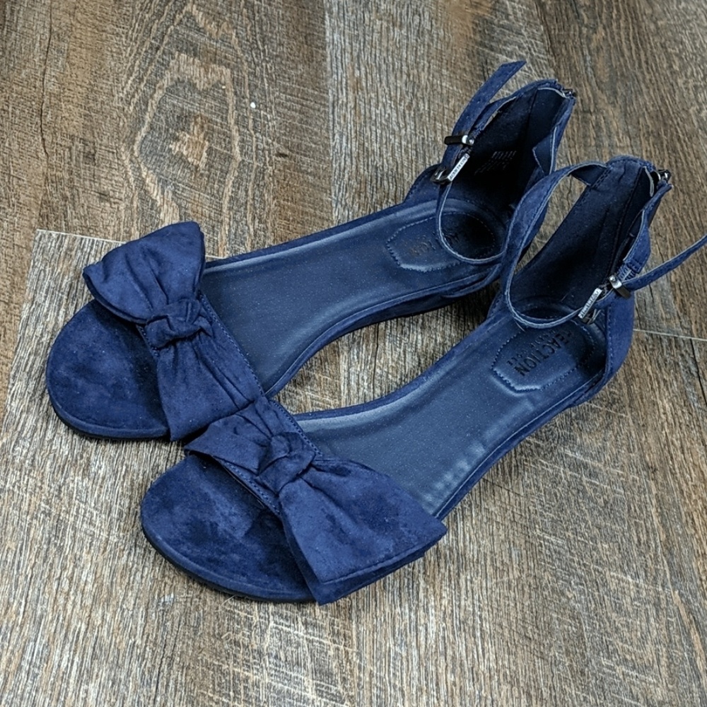 🌵 Great Start Bow Low Wedge Reaction Kenneth Cole